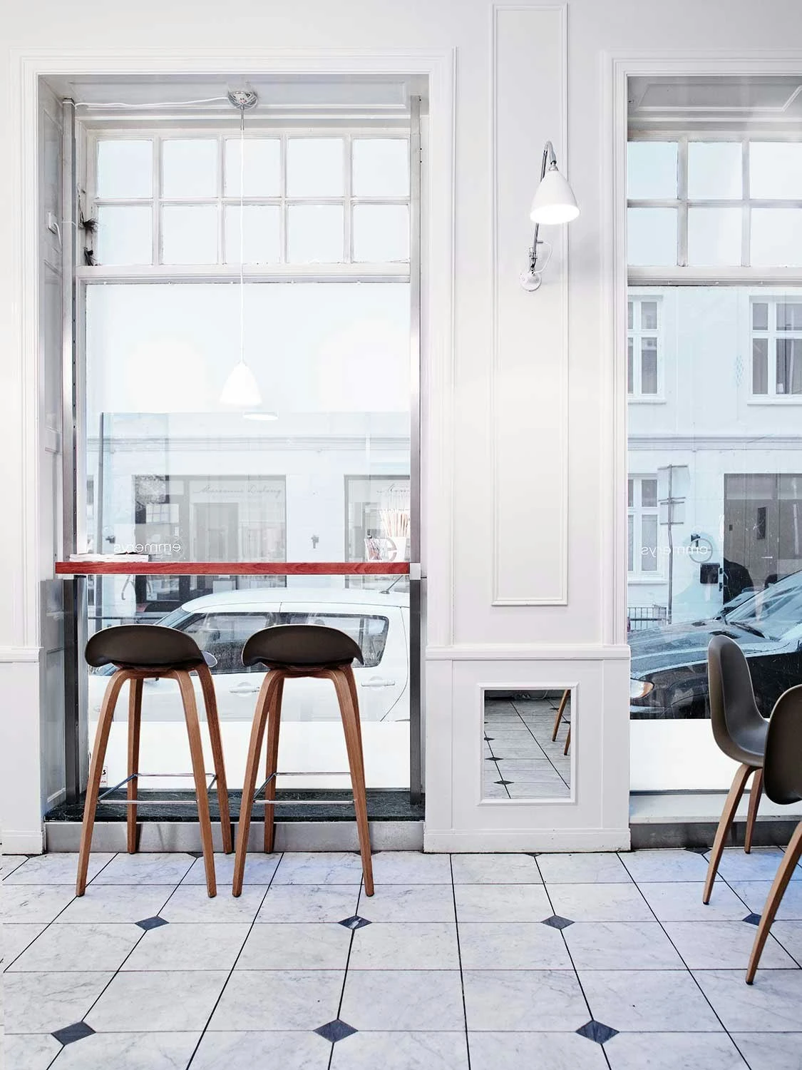 Gubi 3D Barstool Wood Base Walnut, 65 Cm, Hirek Shy Cherry 3 Gubi 3D Barstool Wood Base Walnut, 65 Cm, Hirek Shy Cherry - Image 3