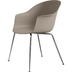 Gubi Bat Chair Conic, Chrome/ New Beige