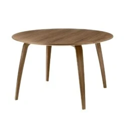 Gubi Dining Table Round, Walnut