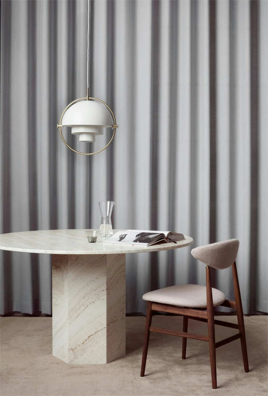 Gubi Epic Dining Table Rund Ø130 Cm, White Travertine 4 Gubi Epic Dining Table Rund Ø130 Cm, White Travertine - Image 4