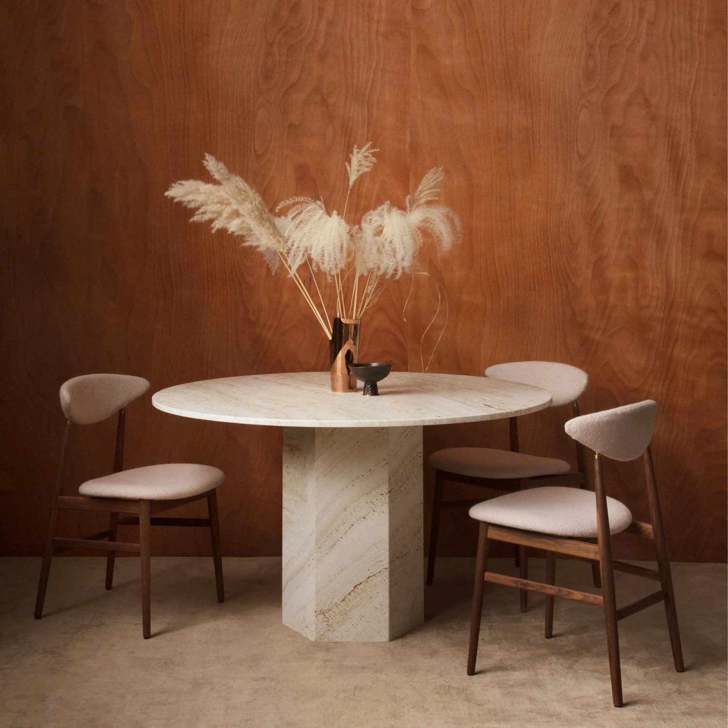 Gubi Epic Dining Table Rund Ø130 Cm, White Travertine 5 Gubi Epic Dining Table Rund Ø130 Cm, White Travertine - Image 5