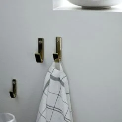 House Doctor Bath Hooks 7 Cm 3-pack, Gold -Maze Furni Shop house doctor bath hooks 7 cm 3 pack 2