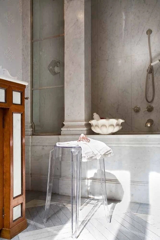 Kartell Charles Ghost Stool, Crystal 2 Kartell Charles Ghost Stool, Crystal - Image 2