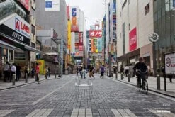 Kartell Louis Ghost Chair, Crystal -Maze Furni Shop kartell louis ghost chair 5