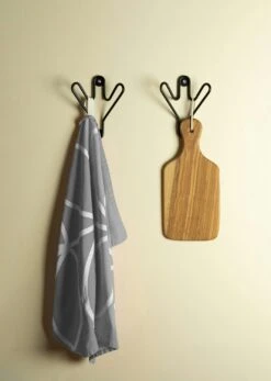 Maze Buddy Hook, Black -Maze Furni Shop maze buddy hook 26