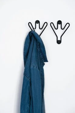 Maze Buddy Hook, Black -Maze Furni Shop maze buddy hook 28